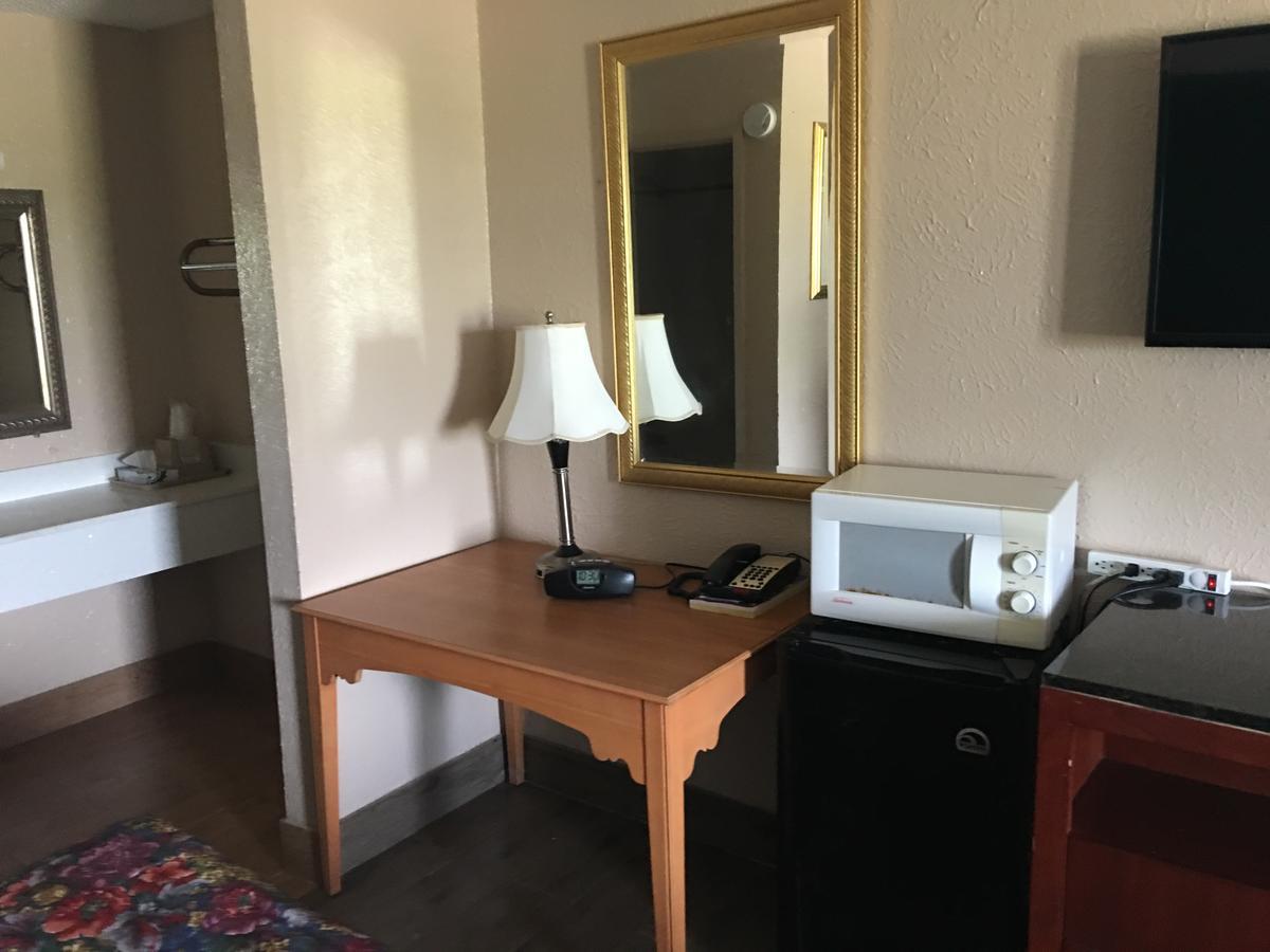 Chaparral Motel 2*